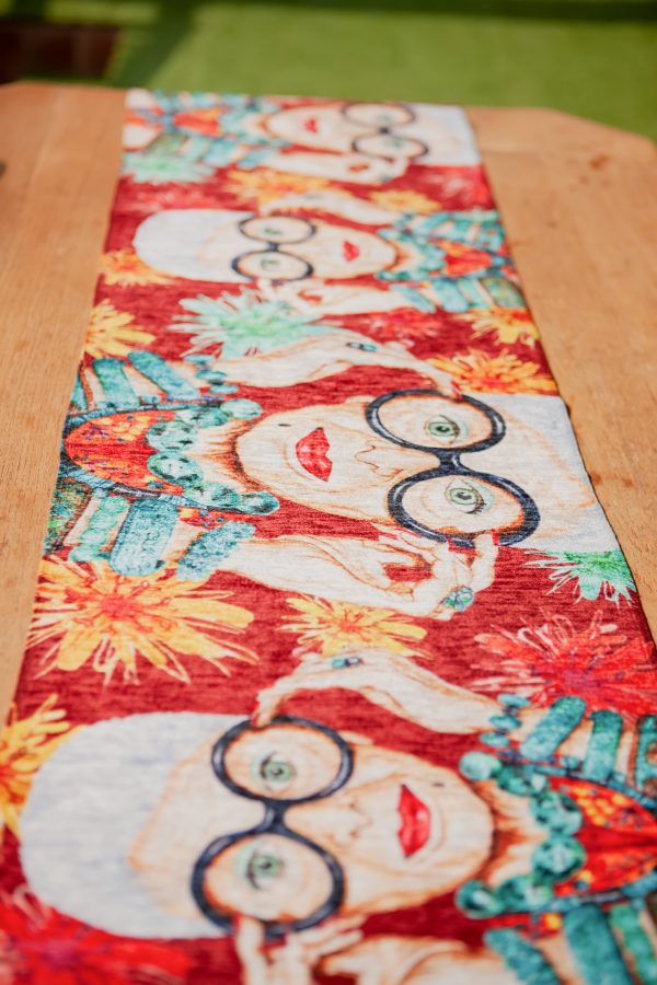 table runner | Iris Lady